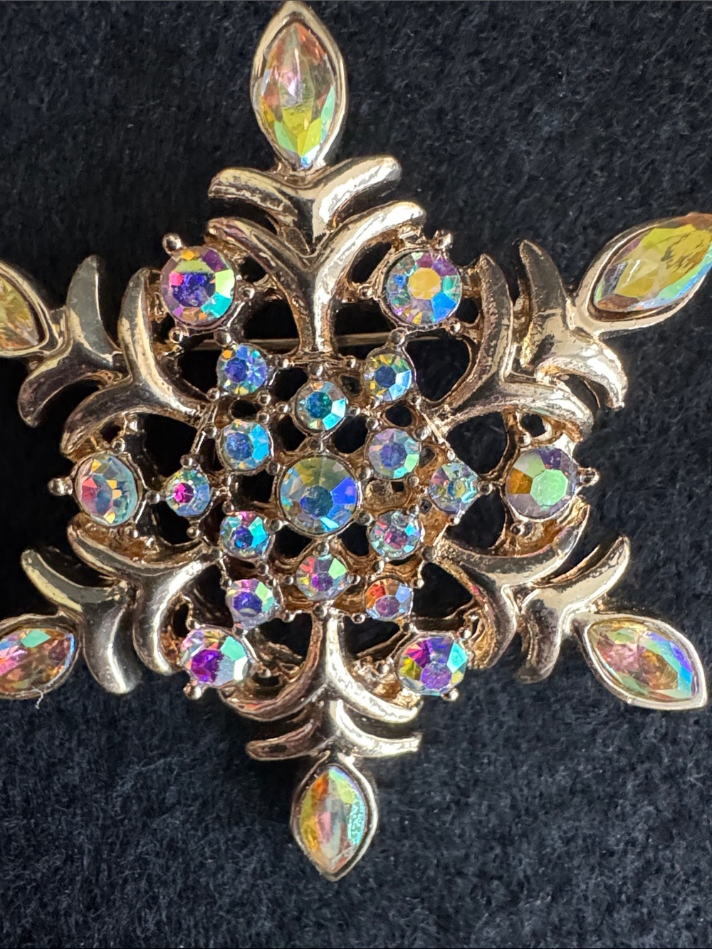 VTG Gold Tone Auora Borealis Rhinestone Snowflake Brooch Pin Mid Century Holiday - Picture 5 of 5